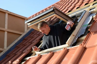 Pose de fenêtres de toit Velux à Saint-Germain-l'Herm